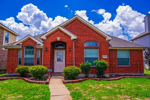 1730 Mineral Springs Dr Photo 1