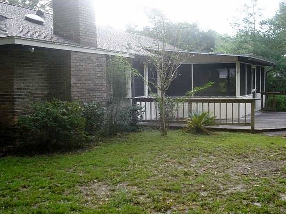 2nd image of 2000 Larchmont Dr