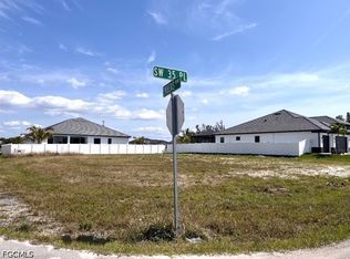 3 SW 35th Pl, Cape Coral, FL 33991