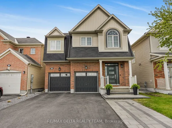 208 Serra Rdg, Ottawa, ON K4A 0V8