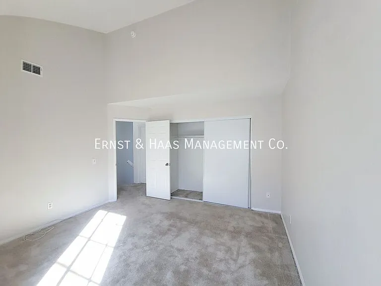 111 W Spring St #E — Photo 21