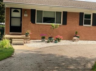 318 Olympia Ave, Troy, MI 48084