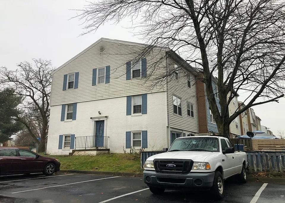 981 Park Ave, Herndon, VA 20170 Zillow