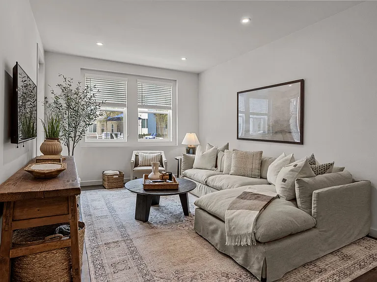 Westbury Apartments — Photo 6