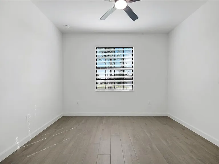 19232 Gentry Pl — Photo 14