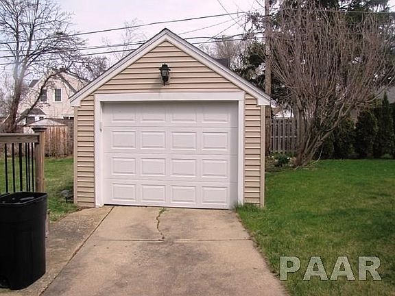 3rd image of 1119 E Norwood Ave