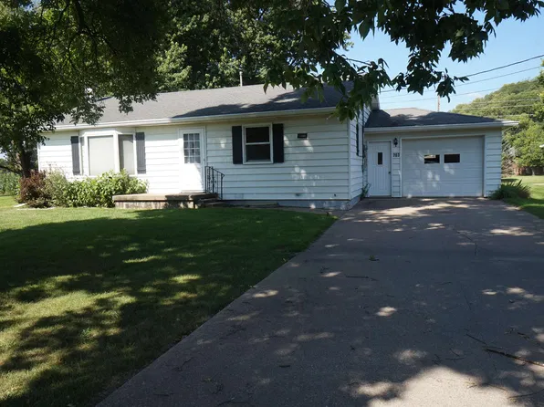 703 Spring St, Bellevue, IA 52031