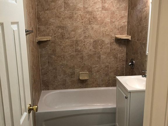 5th image of 18 Chesapeake Ct