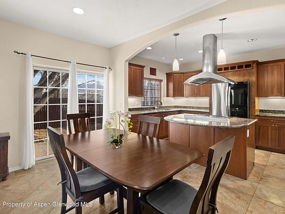 5th image of 798 Pine Ct