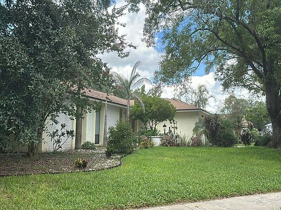 3rd image of 6204 Soaring Ave