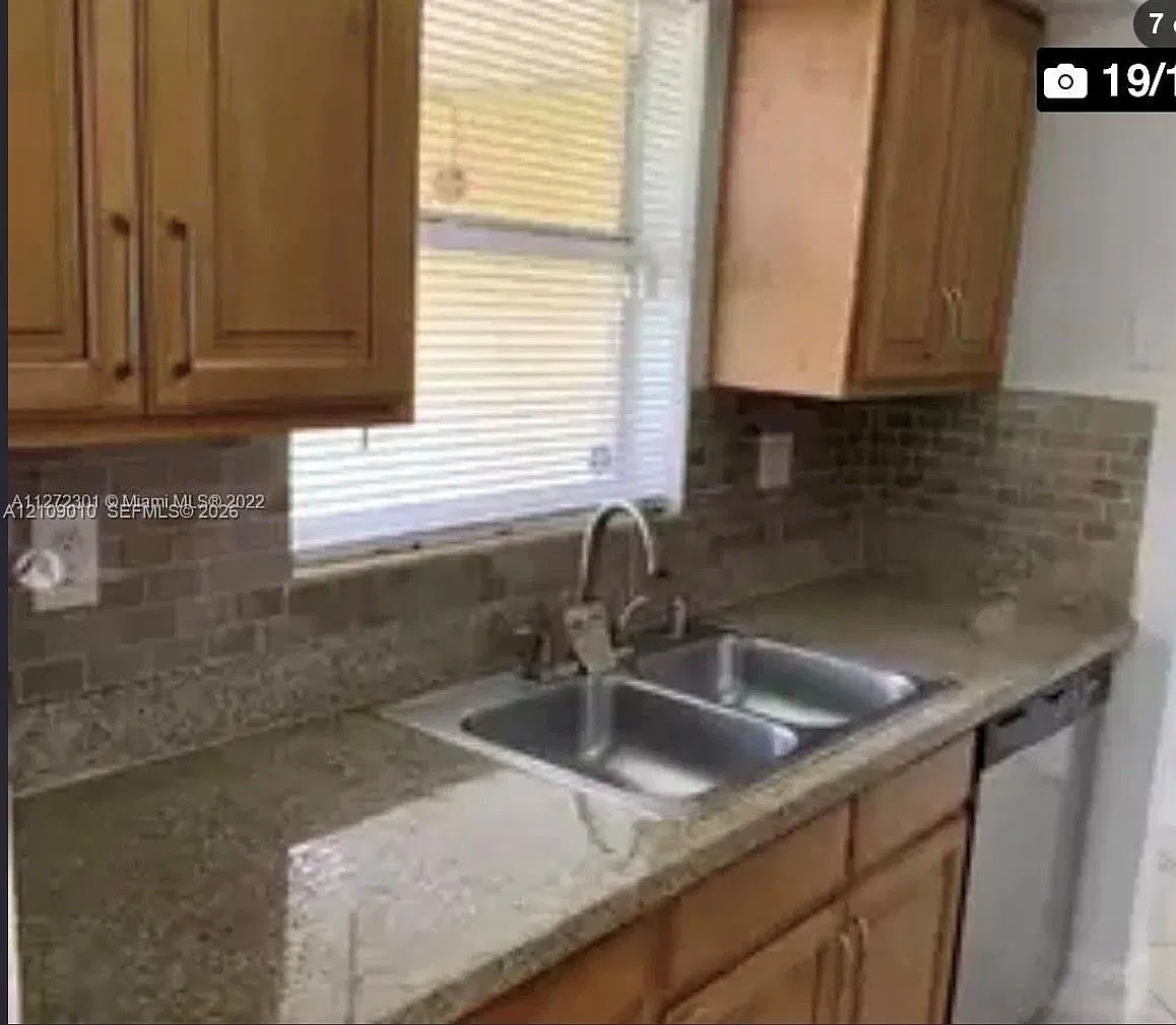8601 SW 94th St — Photo 3