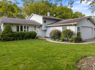 815 Jenkisson Ave, Lake Bluff, IL 60044
