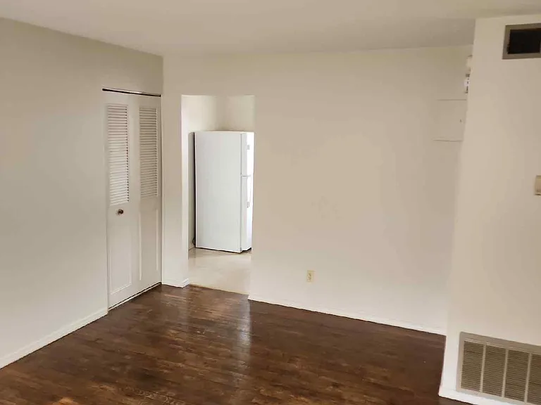 902 Sinclair St #3 — Photo 8
