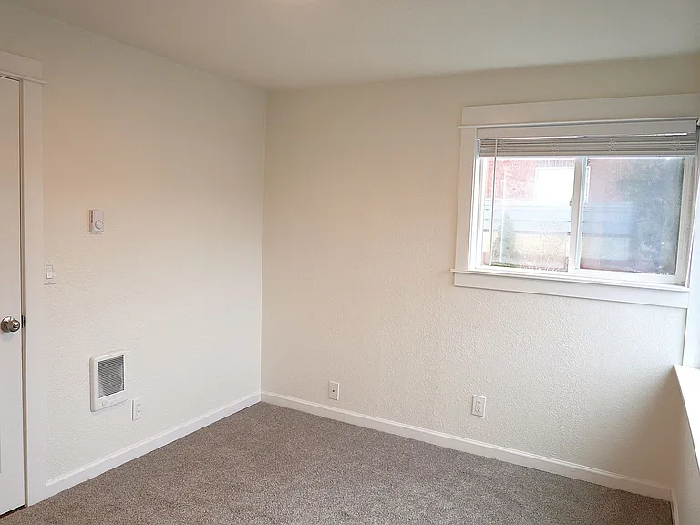 Trees Apartment Available Now — Photo 16