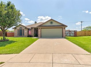 552 Thistle Meade Cir, Burleson, TX 76028