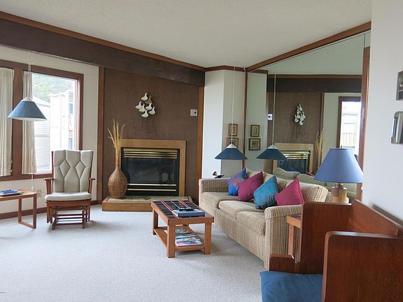 3rd image of 3641 NW Oceanview Dr #121