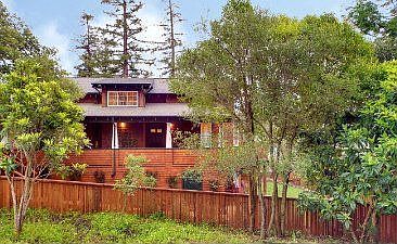 Front :: 106 Alta Vista