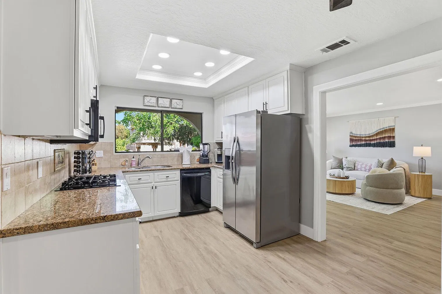 3 bed, 2.0 bath, $10,142 — Photo 4