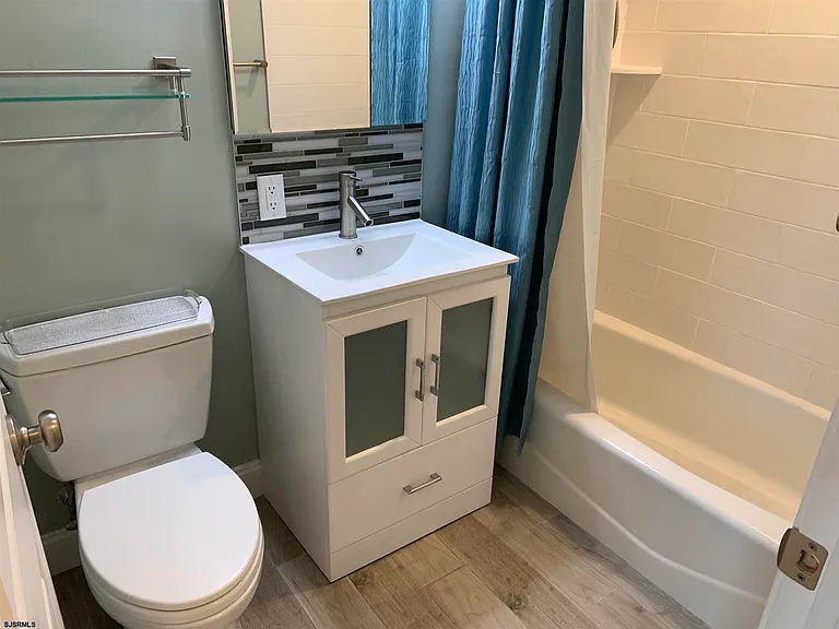 9400 Atlantic Ave #818 — Photo 14