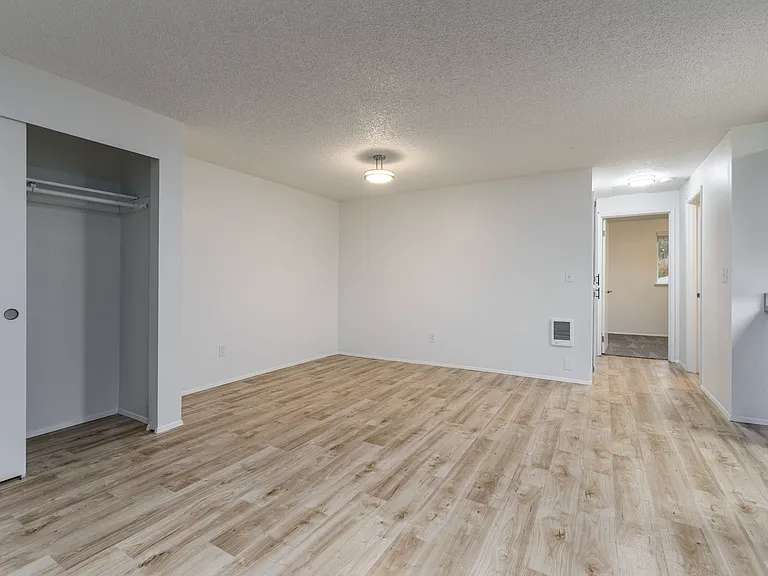 210 Washington Ave S — Photo 2