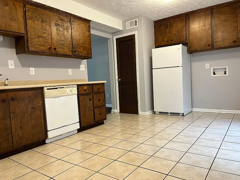 255 Jockey Club Dr — Photo 10