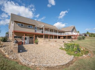 904 Zirkle Rd, Dandridge, TN 37725