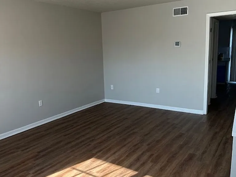 1100 Pineland Ave #5D — Photo 4
