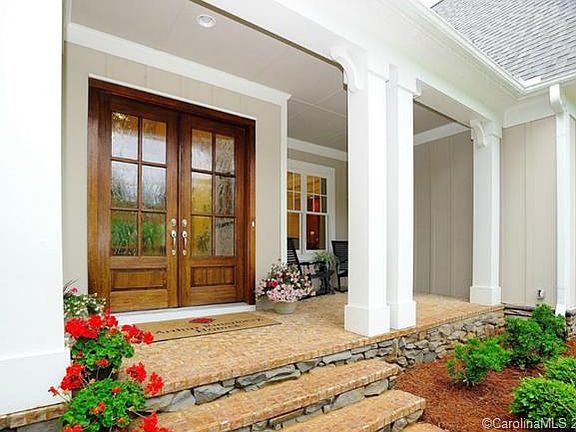 3rd image of 4544 Mirror Lake Dr