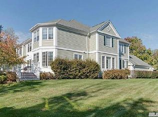 11 Cherrywood Ln, Manhasset, NY 11030
