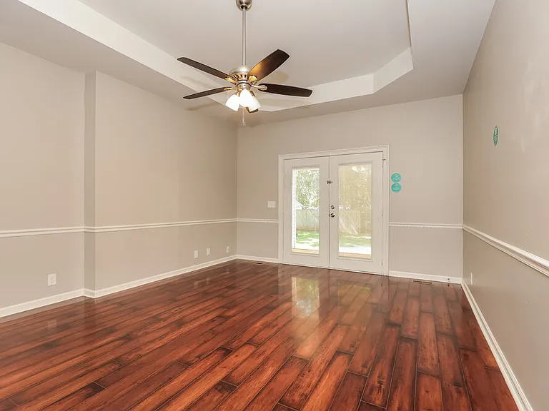 1002 Esquire Ct — Photo 5