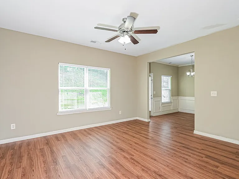 124 Hillcrest Cir — Photo 4