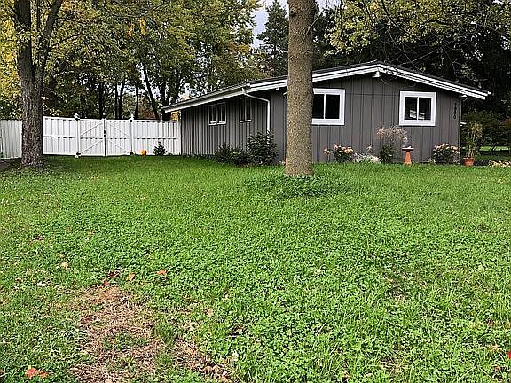 4th image of 2900 E Pleasant Ave