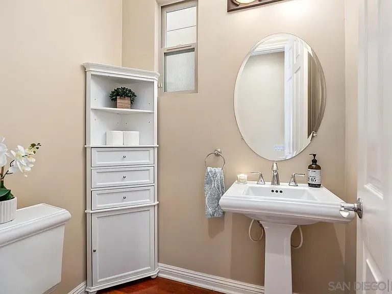 2759 E Bainbridge Rd — Photo 24