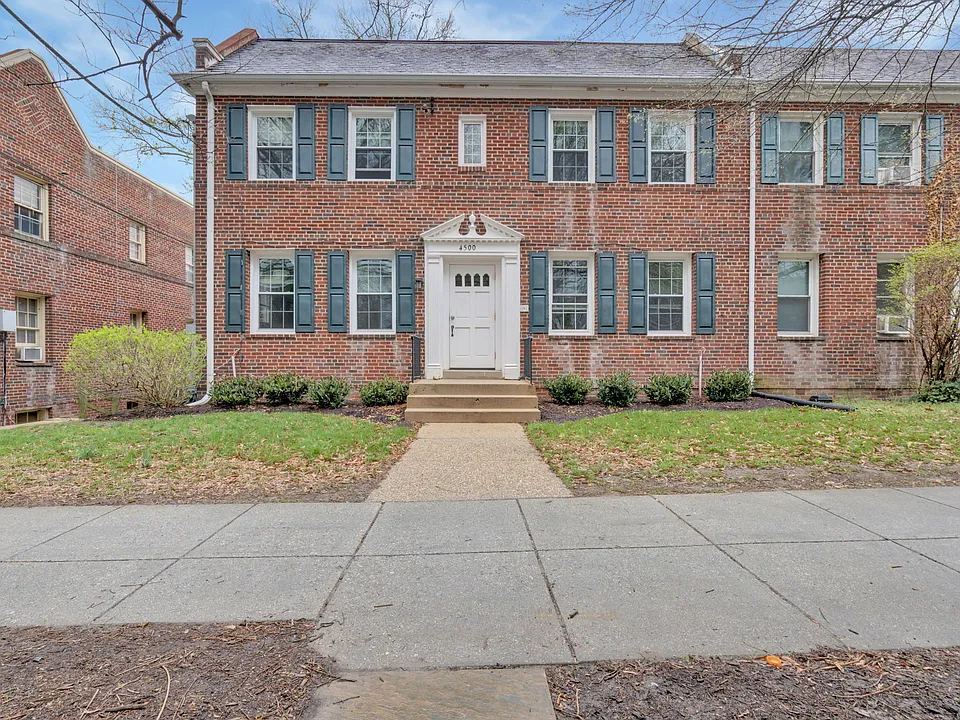 4500 Macarthur Blvd NW #2