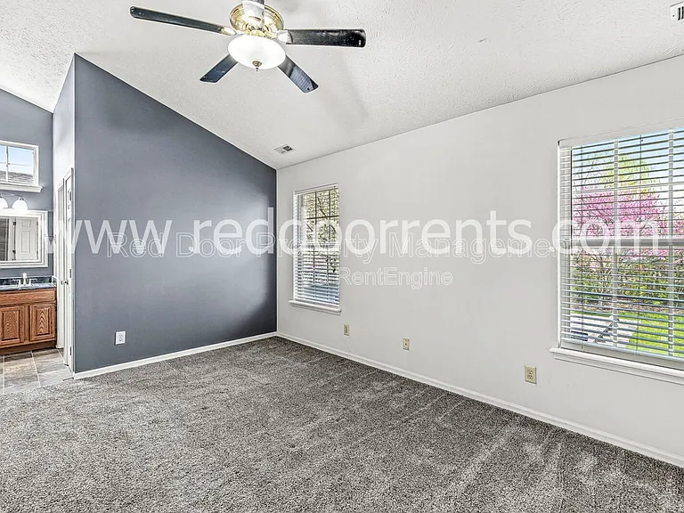 1522 Lake Point Ln N — Photo 18