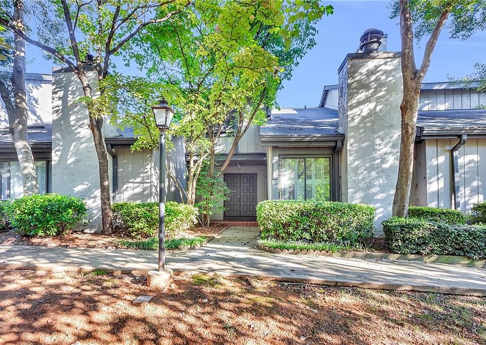 1st image of 3008 Balearic Dr SE