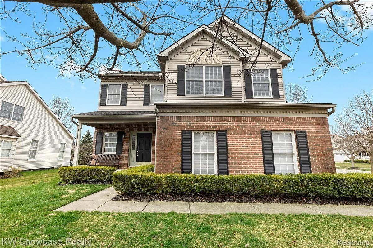 1042 Polo Dr photo 1