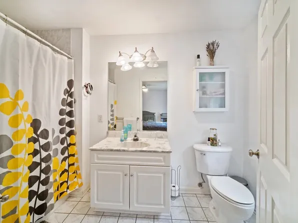 9 Legend Hills Drive image 14 of 19