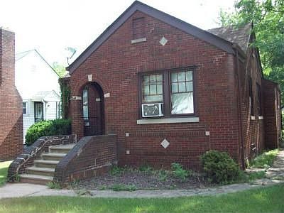 2nd image of 355 Lincoln St