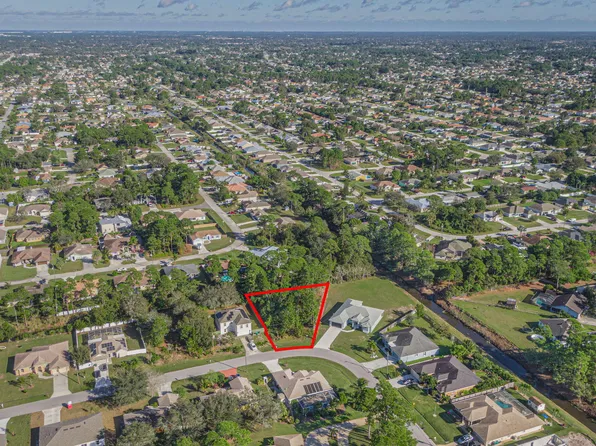 1611 SW Penrose Avenue, Port St Lucie, FL 34953