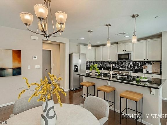 2nd image of 3037 Camino Sereno Ave