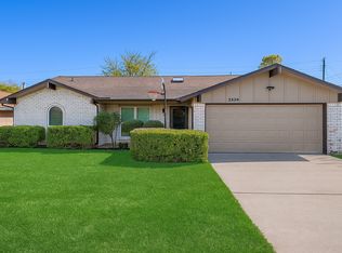 2320 Indian Creek Dr, Irving, TX 75060