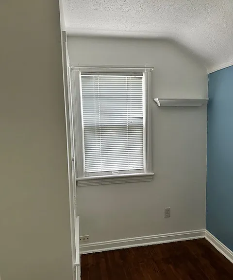 4610 Wellington Ave — Photo 14
