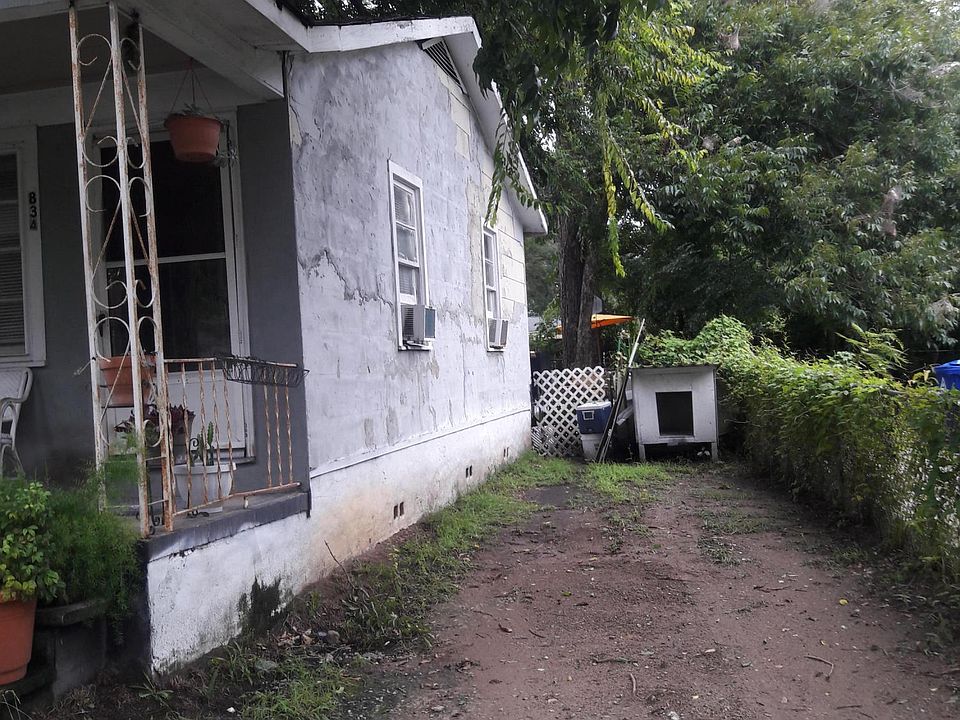 2nd image of 834 Burger St