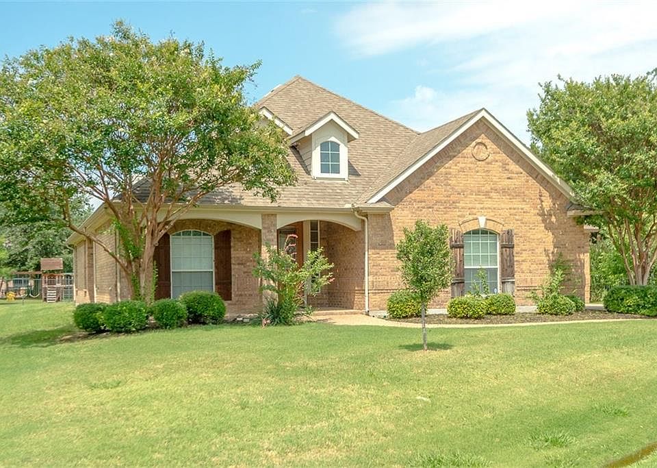 1st image of 621 Comanche Cir