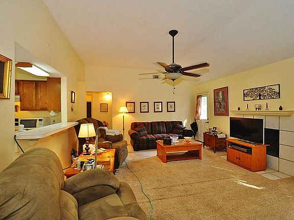 4th image of 169 Greenbriar Dr