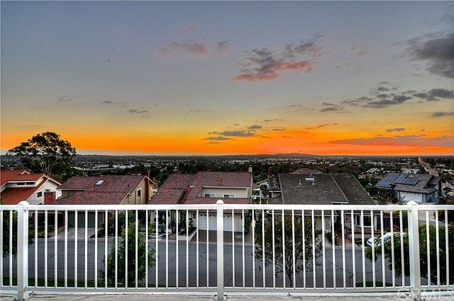 2nd image of 512 Bonita Canyon Way
