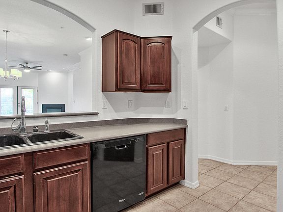 4th image of 4533 N 22nd St Unit 129