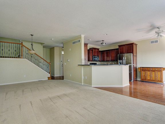5th image of 16157 Linden St