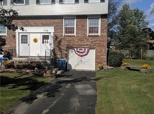 1376 Independence Dr, Derby, NY 14047